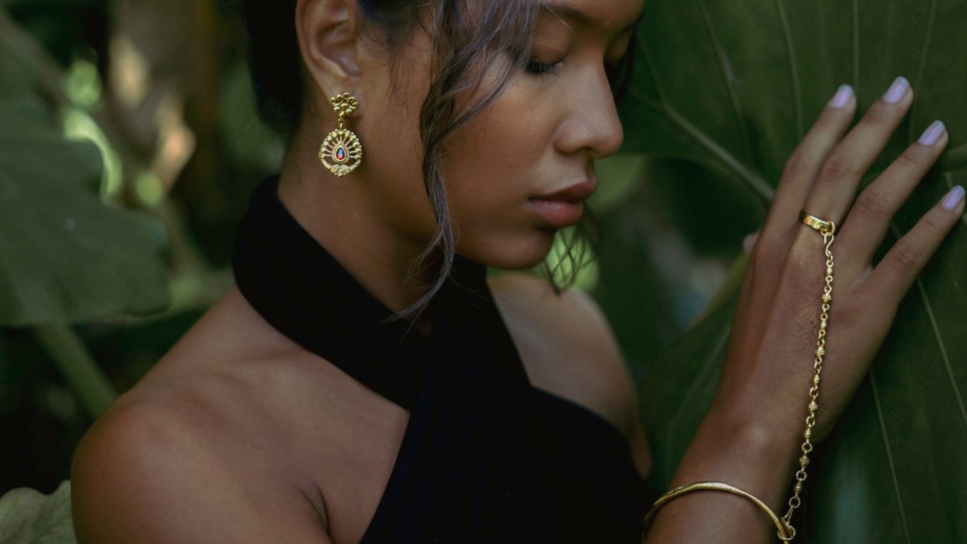 The Intersection of Fashion and Faith: Exploring the Religious Symbolism in South Asian Jewellery